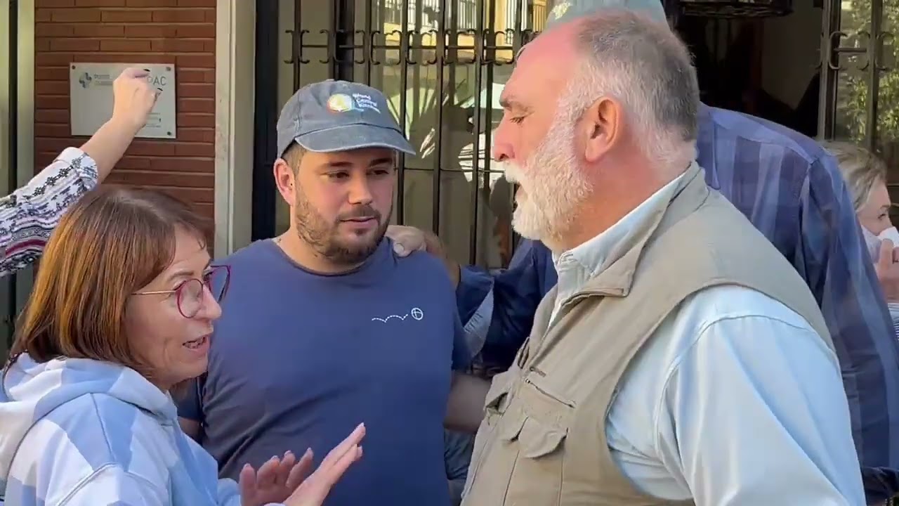 El chef José Andrés ayuda a los vecinos de Chiva