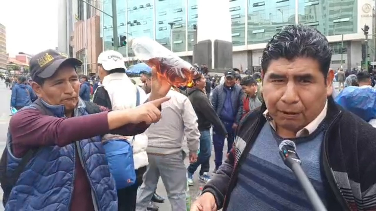 Bolivia. Trasporte inicia bloqueo contra Rodrigo Paz, denuncian mala calidad del combustible