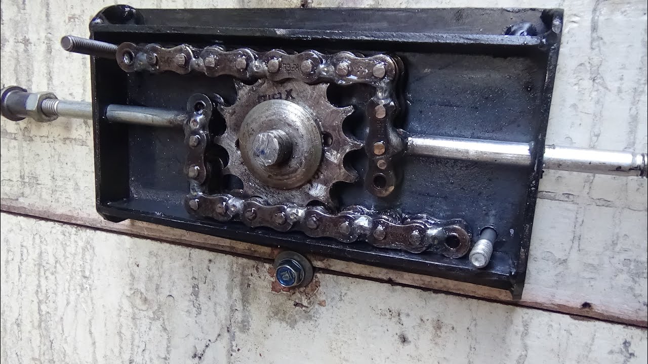 FIZ UMA FECHADURA DE TRAVA LATERAL DUPLA TIPO AQUELA PARA PORTA DE ENROLAR