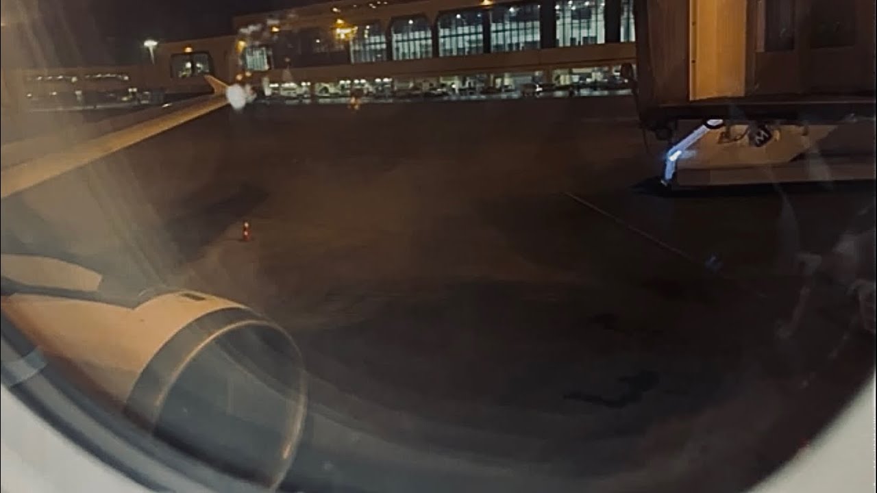 Air Sial takeoff from Jinnah Intl Airport Karachi | Karachi to Lahore | A320 | PF145 | AP-BOB