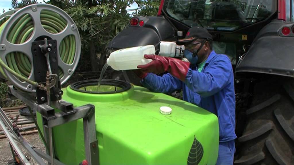 [Préparation de la bouillie] Raisonner les traitements phytosanitaires à la Réunion