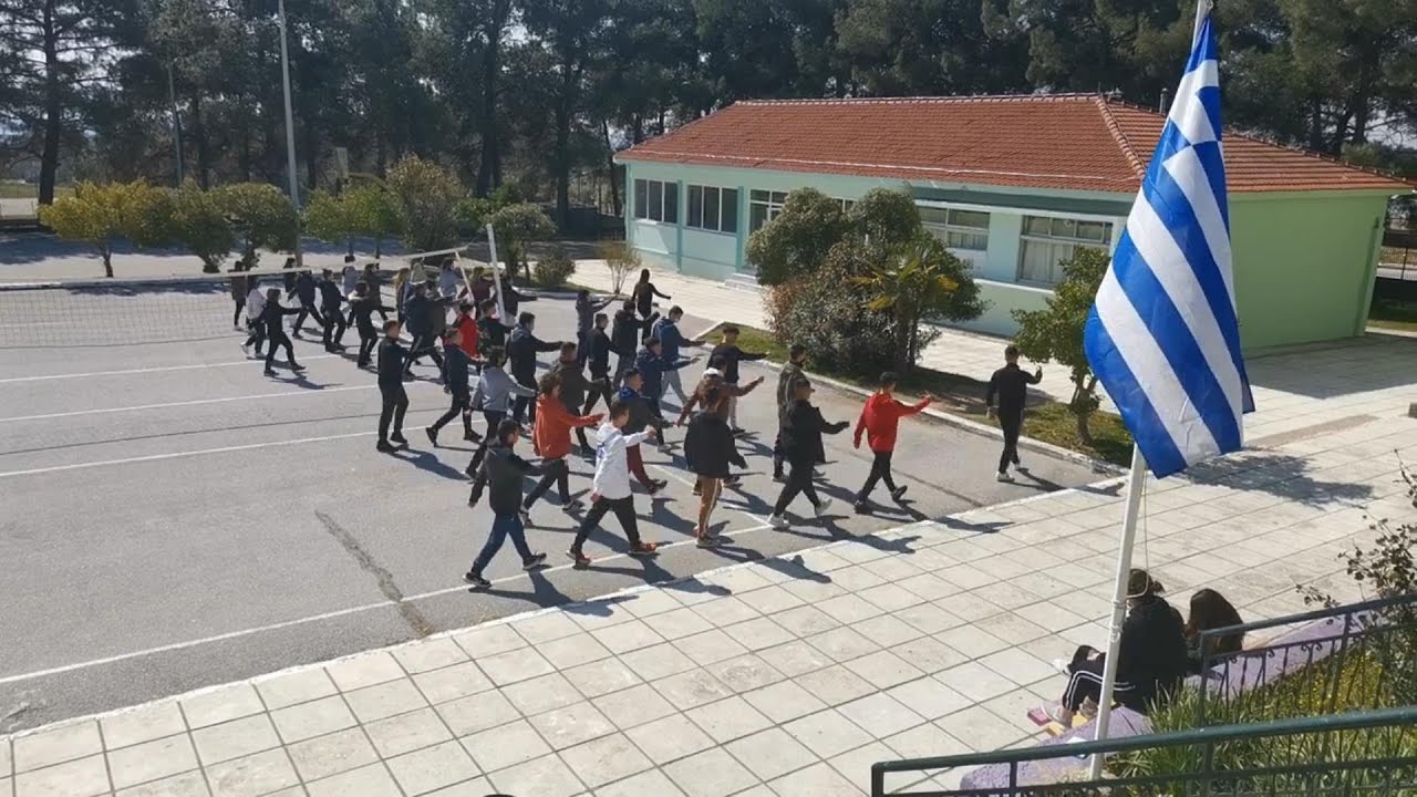 22-3-2022. Υποδειγματική Δοκιμαστική Παρέλαση από τους μαθητές τις μαθήτριες και τη μπάντα μας.