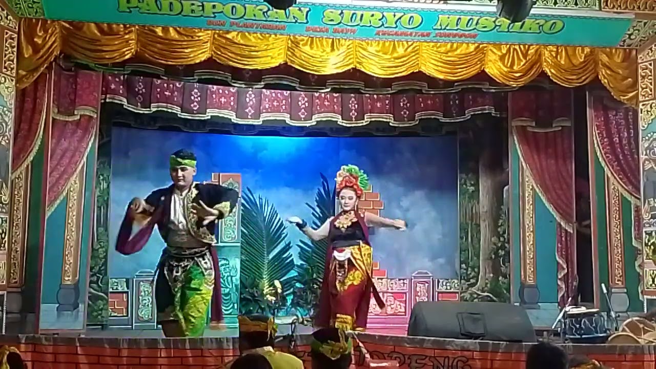Tari aji kembang (jaran goyang)