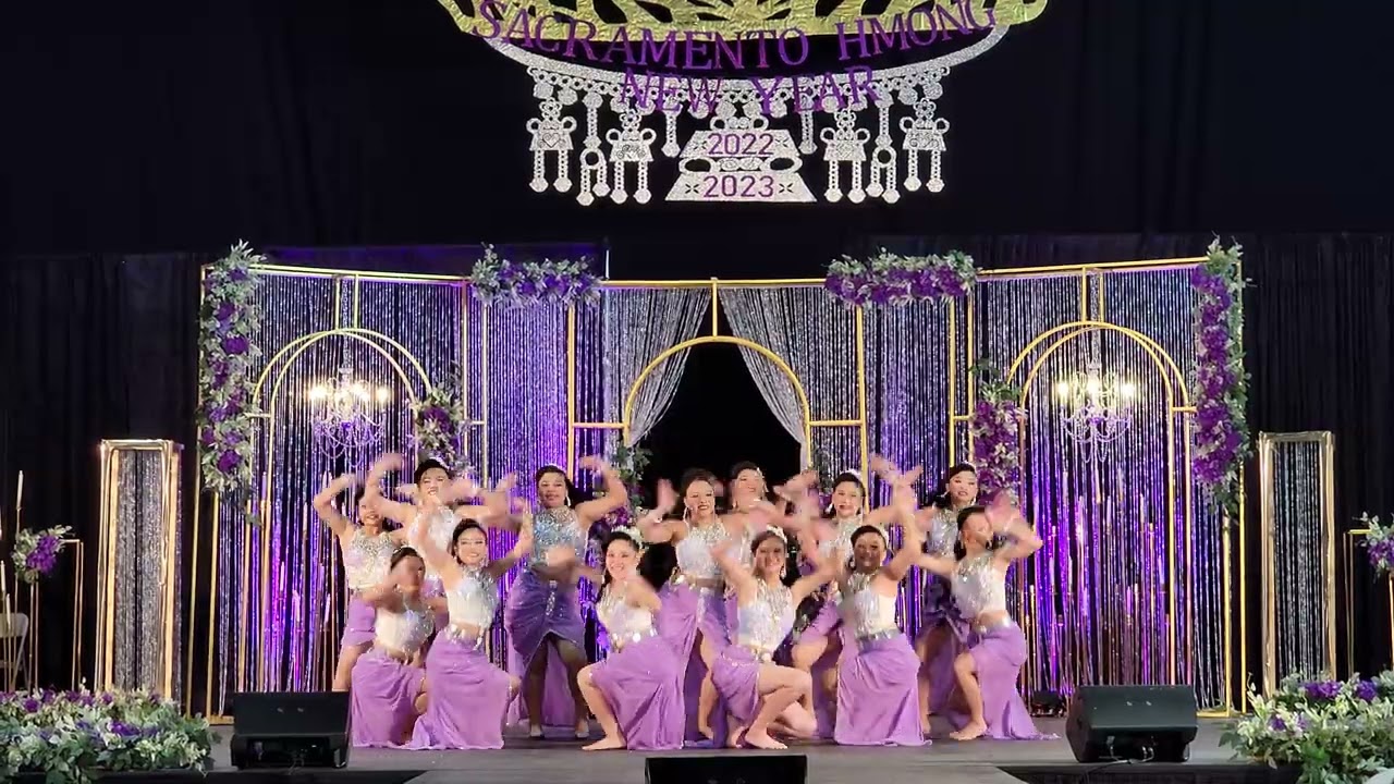 Sacramento Hmong New Year 2022-23, dance competition, round 2 (Viv Ncaus Koom Siab)