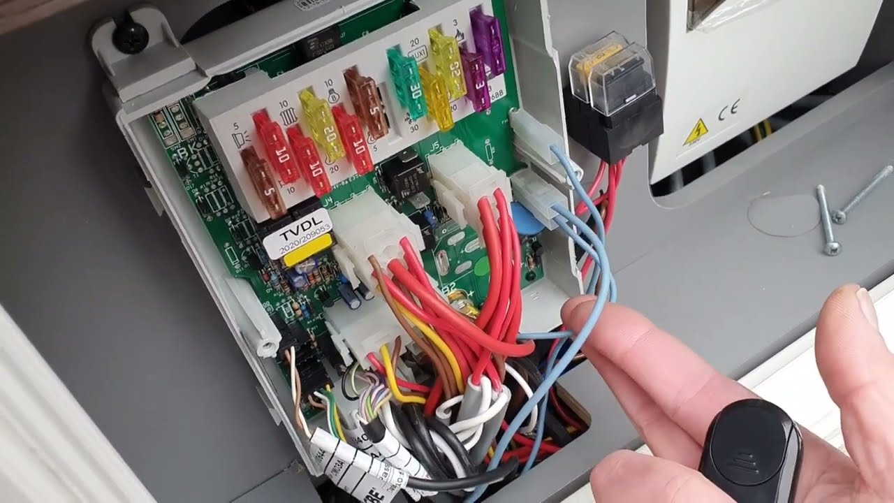 Starter Battery Going Flat When Off Grid|Chausson Motorhome|Ford Starter Battery