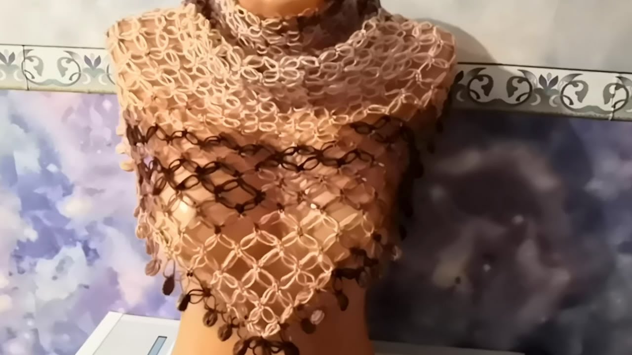 Бактус ажурный крючком, соломоновыми петлями. Мини-шаль, ажур.