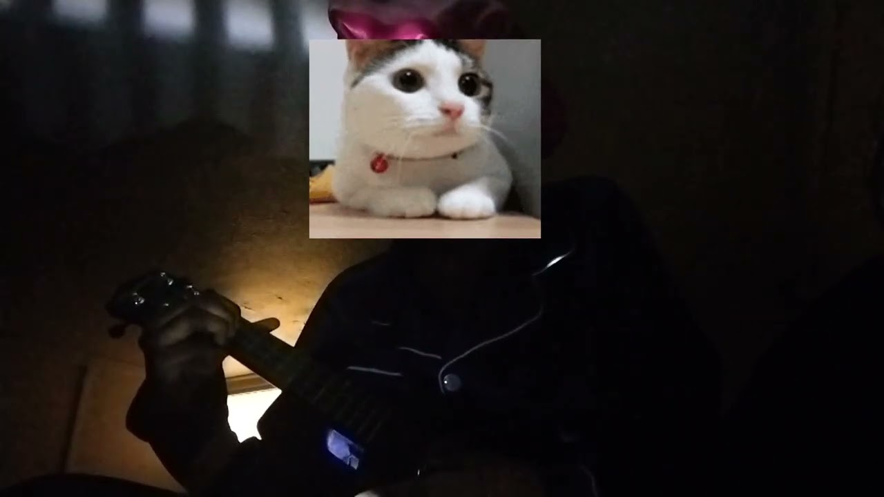 Amateur brings out big uke for Milf. 