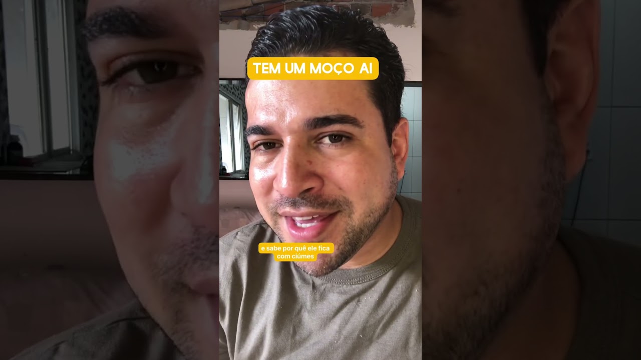 Tem um moço ai