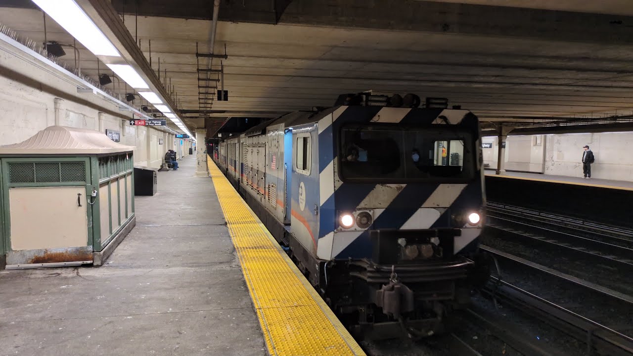 NYC Subway: Vaktrak Action on the N Line in Brooklyn (2025)