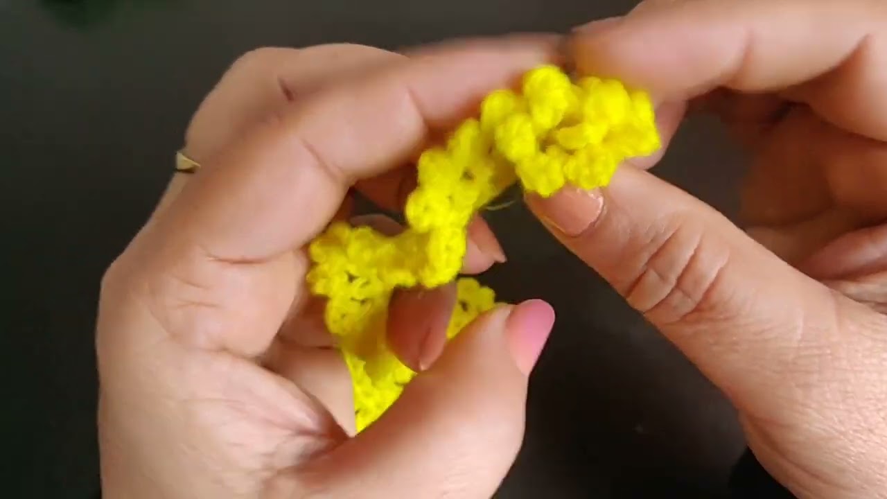 Beautiful hair clips design 😍 easy and simple 💗🎀#crochet #handmade #hairclip 