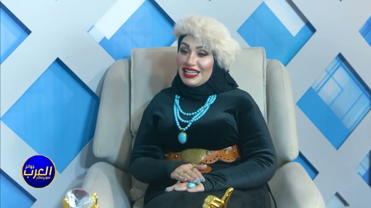 رنا الغزاوي أفضل مصممه أزياء تراثيه في حفل توزيع جوائز سوبر ستار العرب مع الإعلامية مروه نور الدين 