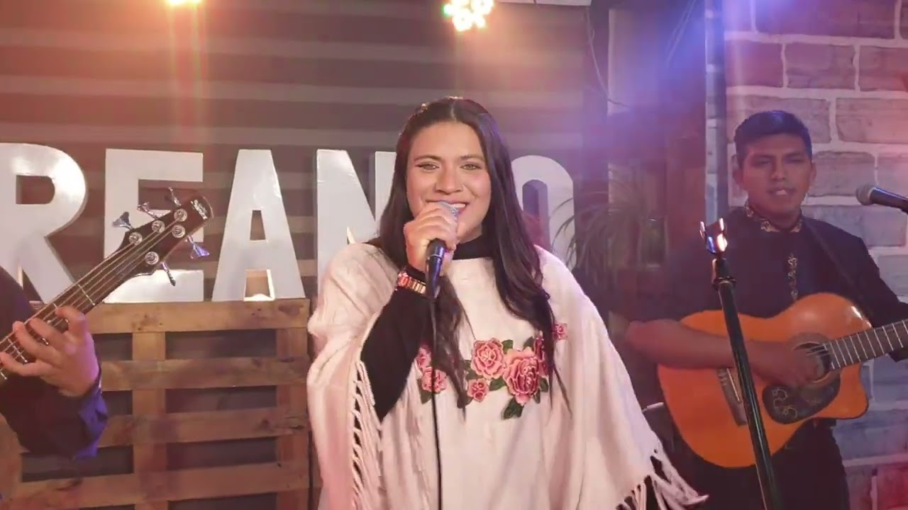 María José - Amor de Carnaval / Enamorate de Mí / Cerrito Verde (Cacharpaya)