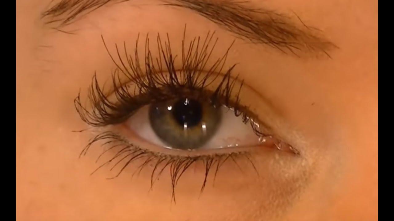 Instantly Brighten Tired Eyes! Quick Makeup Tip!