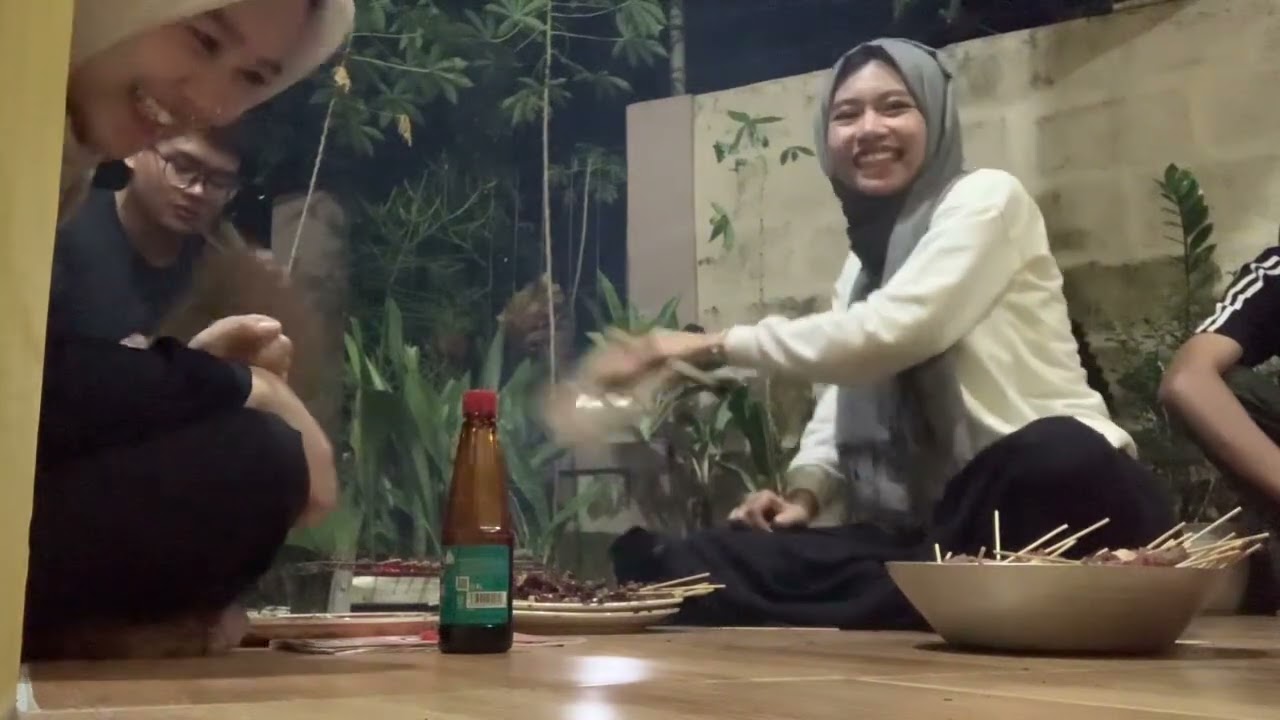 JHS friends, grilled satay, off-key songs, and stars — no music, just beautiful chaos. 🌙