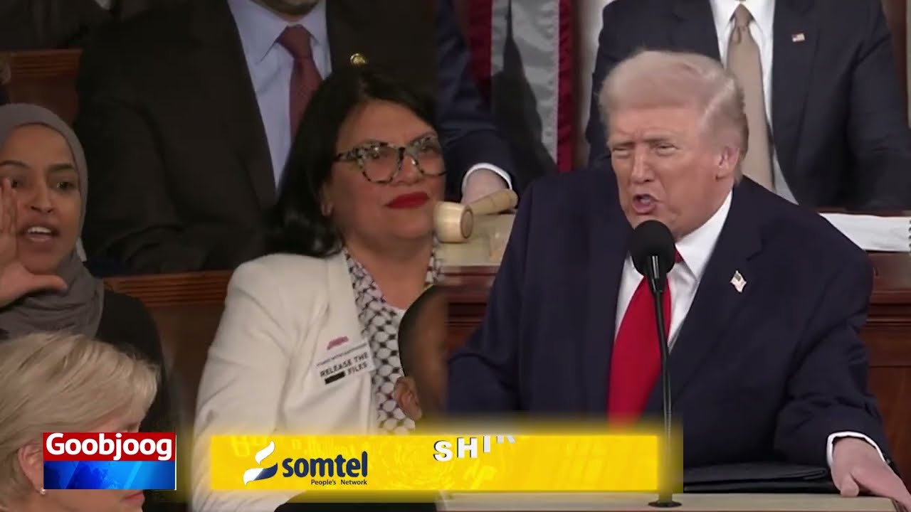 Конгрессмен Ильхан Омар и Дональд Трамп напрямую критиковали друг друга во время выступления Трам...