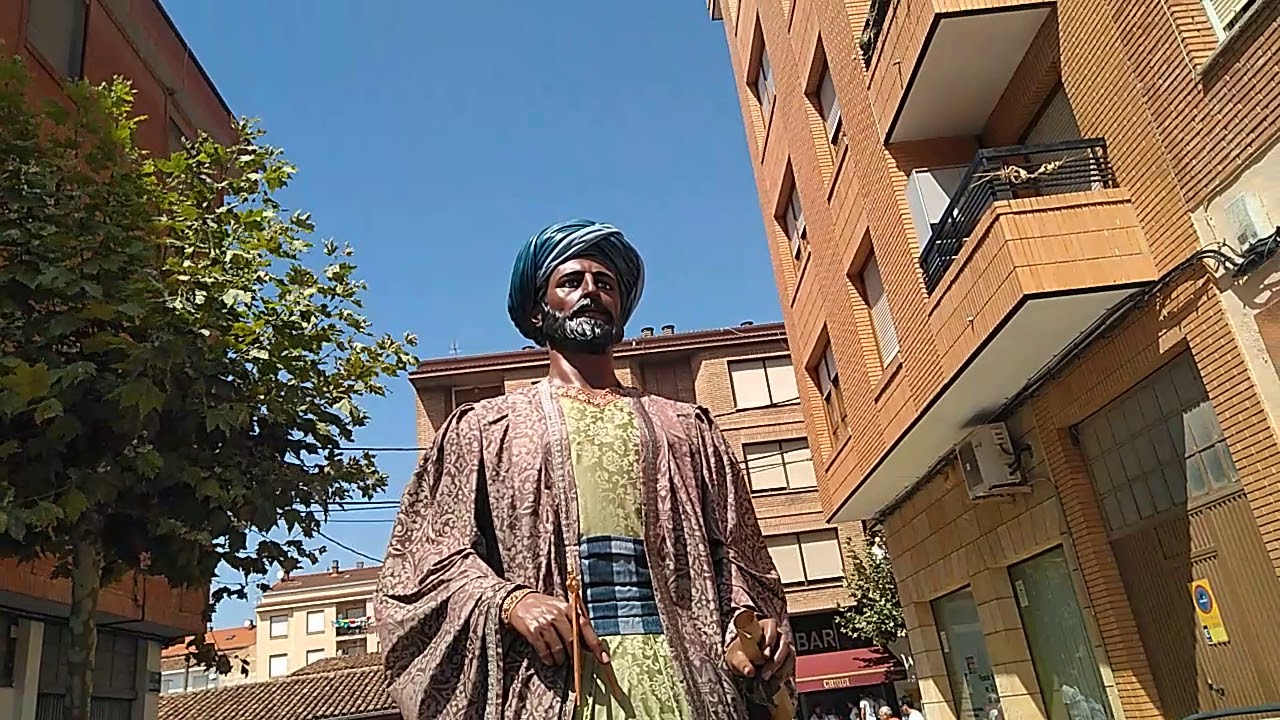Gigantes de Calahorra pasacalles fiestas 28/8/2018