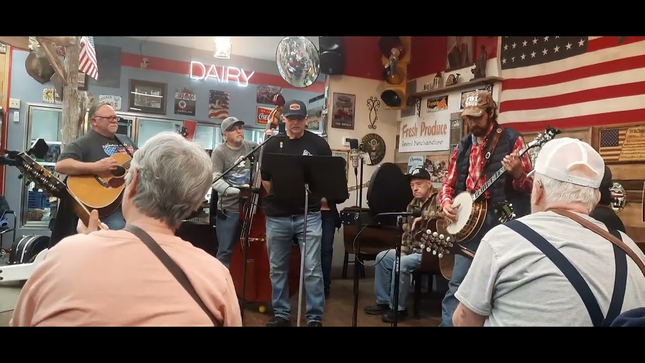 ANDY HUNT ON BANJO TRINDALE JAM 🎶🤗