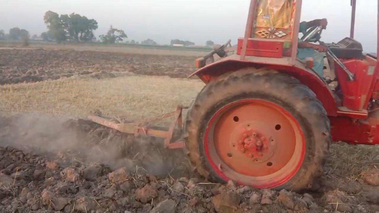 Belarus tractor modal 2017.18  price 37 lack district bhawalnagar tahisal chishtian shar 03006989889