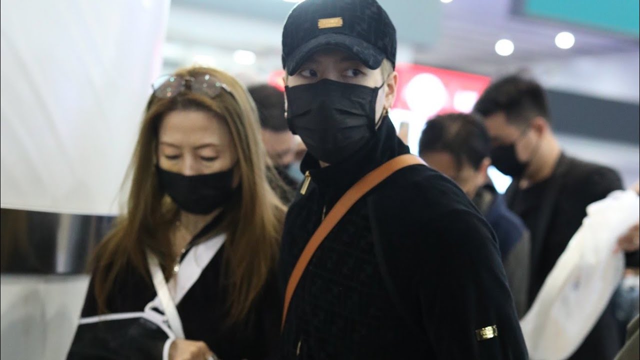 Jackson Wang And His Parents Go To Beijing | New House with Parents