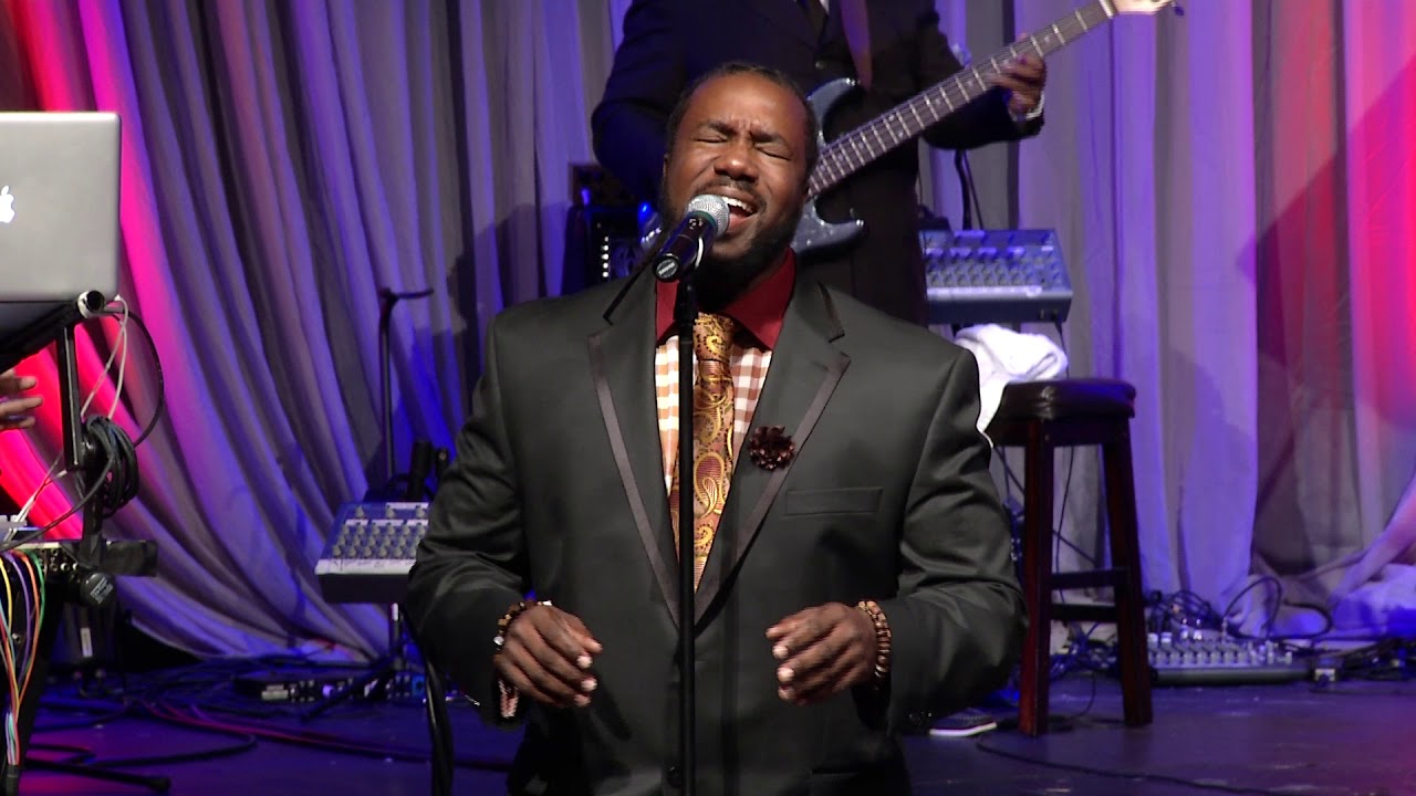 THE WILLIAMS SINGERS...TESTIFY (LIVE VERSION)