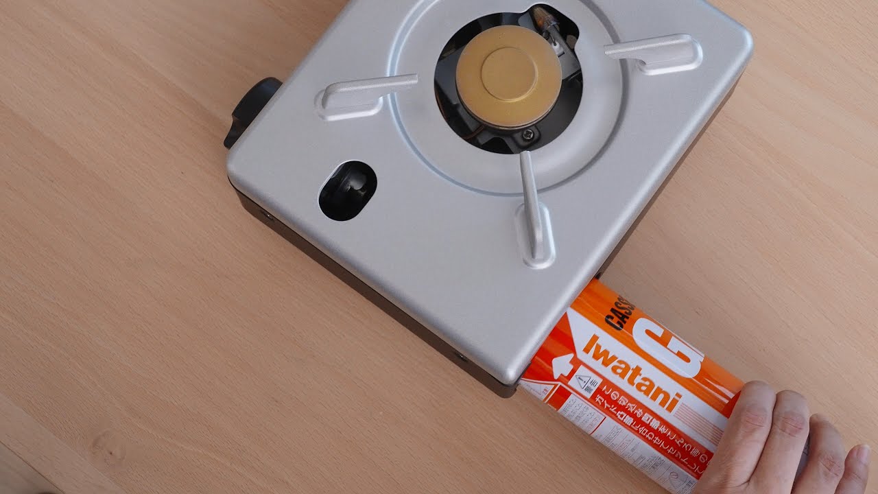 「イワタニカセットフー こんろ＆ストーブ &ldquo;イザまる&rdquo;」カセットガス（ボンベ）の取り付け方
