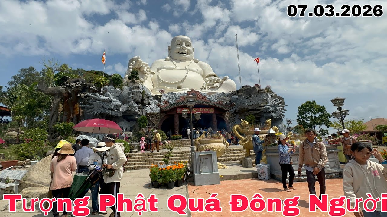 Tượng Phật Di Lặc Núi Cấm Quá Đông Rồi #yeucuocsong #thinhhanh #giadinh #giaitri 