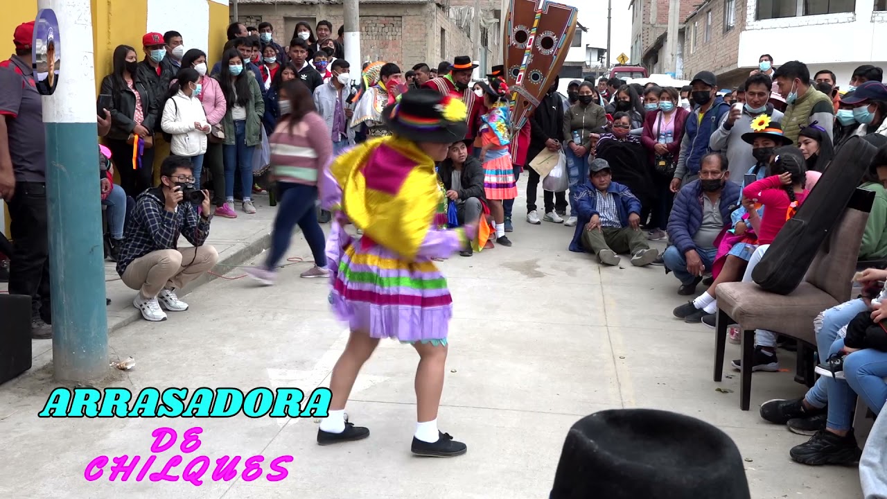 PASTORES Y HUAYLIAS / ARRASADORA DE CHIHUIRE, RETADORA DE CHILQUES, PERUANITA DE CHIPAO.