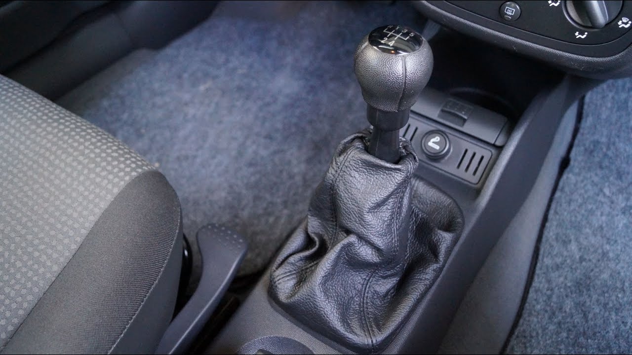 Opel Corsa - Gear Gaiter Replacement