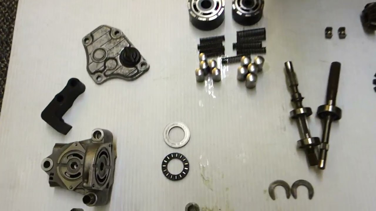 Проверка возвращенного из гидротехнического цеха трактора Tuff Torq K55 на наличие недостающих де...