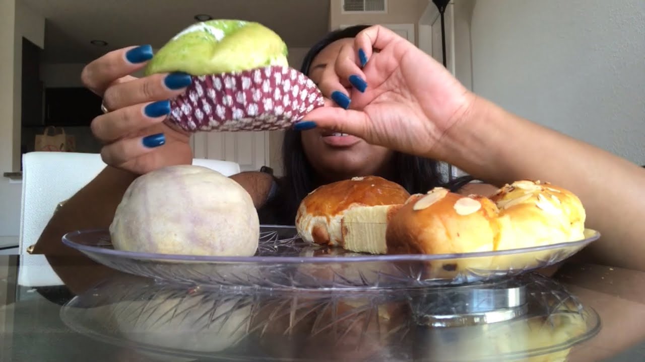 MUKBANG Pastries from 85 Degree Bakery Soft Bites!! Chocolate, Taro and Honey Cake