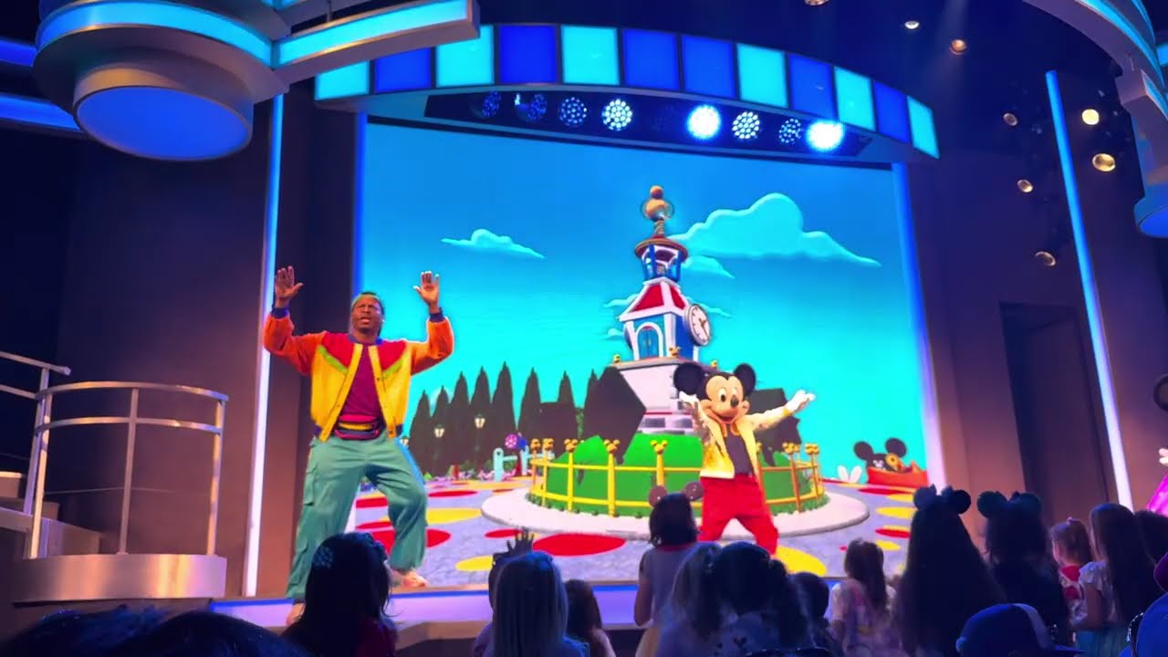 Mickey Mouse Clubhouse full 4K - Disney California Adventure Park