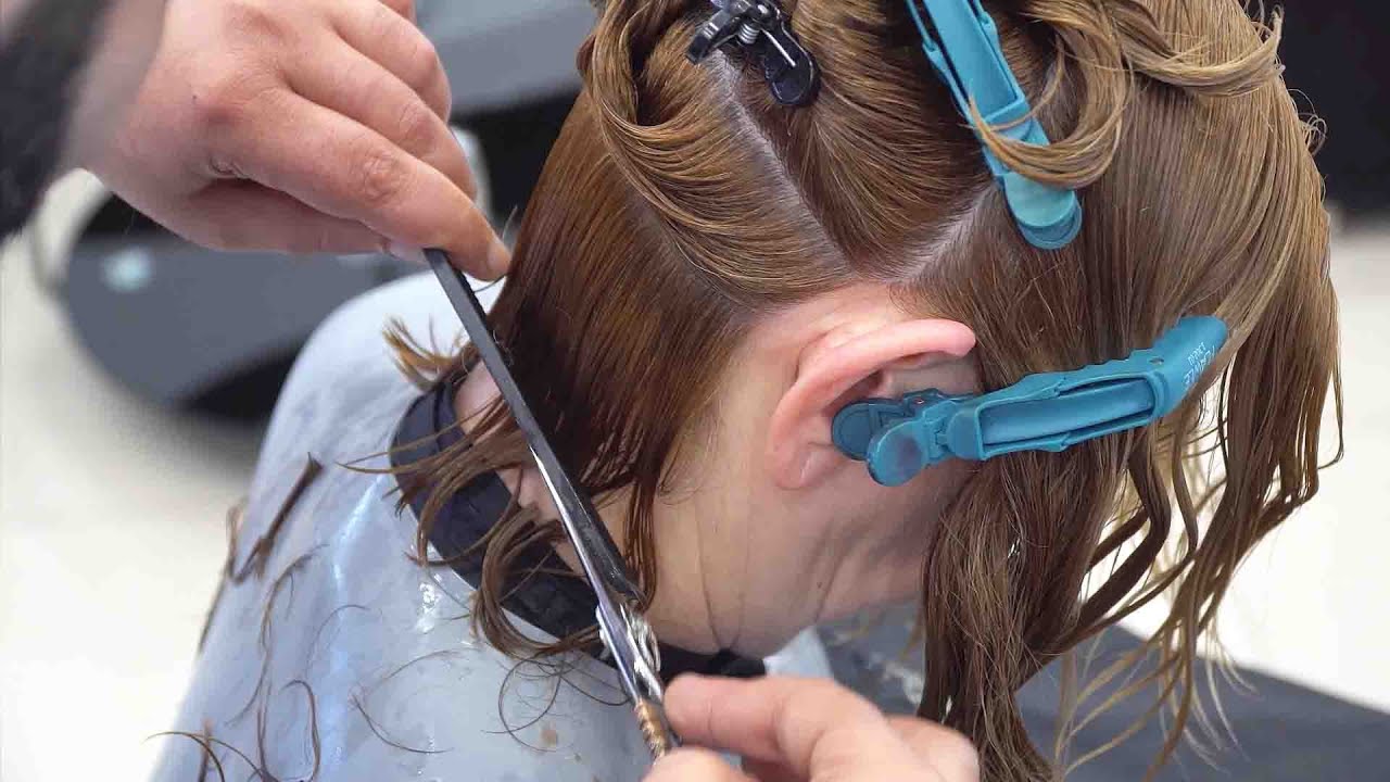 SUPER HAIRCUT - Short Bob Cut for Women Over 50 | Timeless Bob with bangs