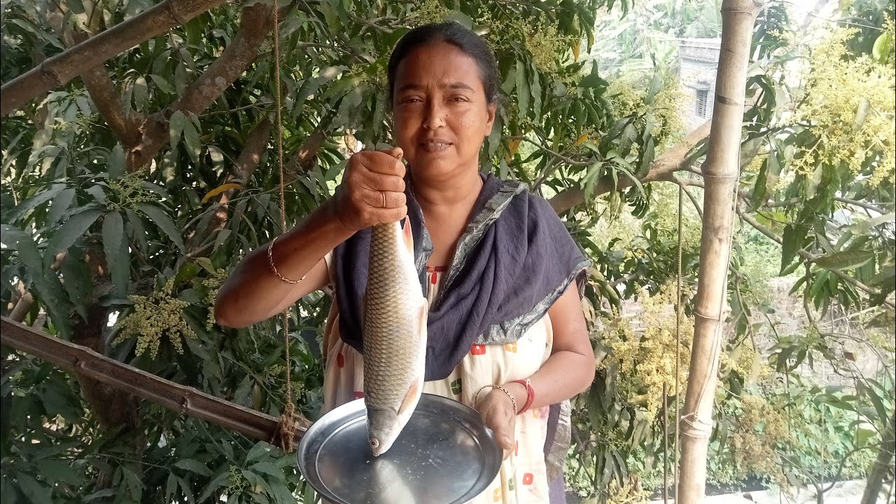 মৃগেল মাছের এই রেসিপিটা গরম ভাতের সঙ্গে একবার ট্রাই করে দেখুন দারুণ লাগবে। #mrigelmacherrecipe