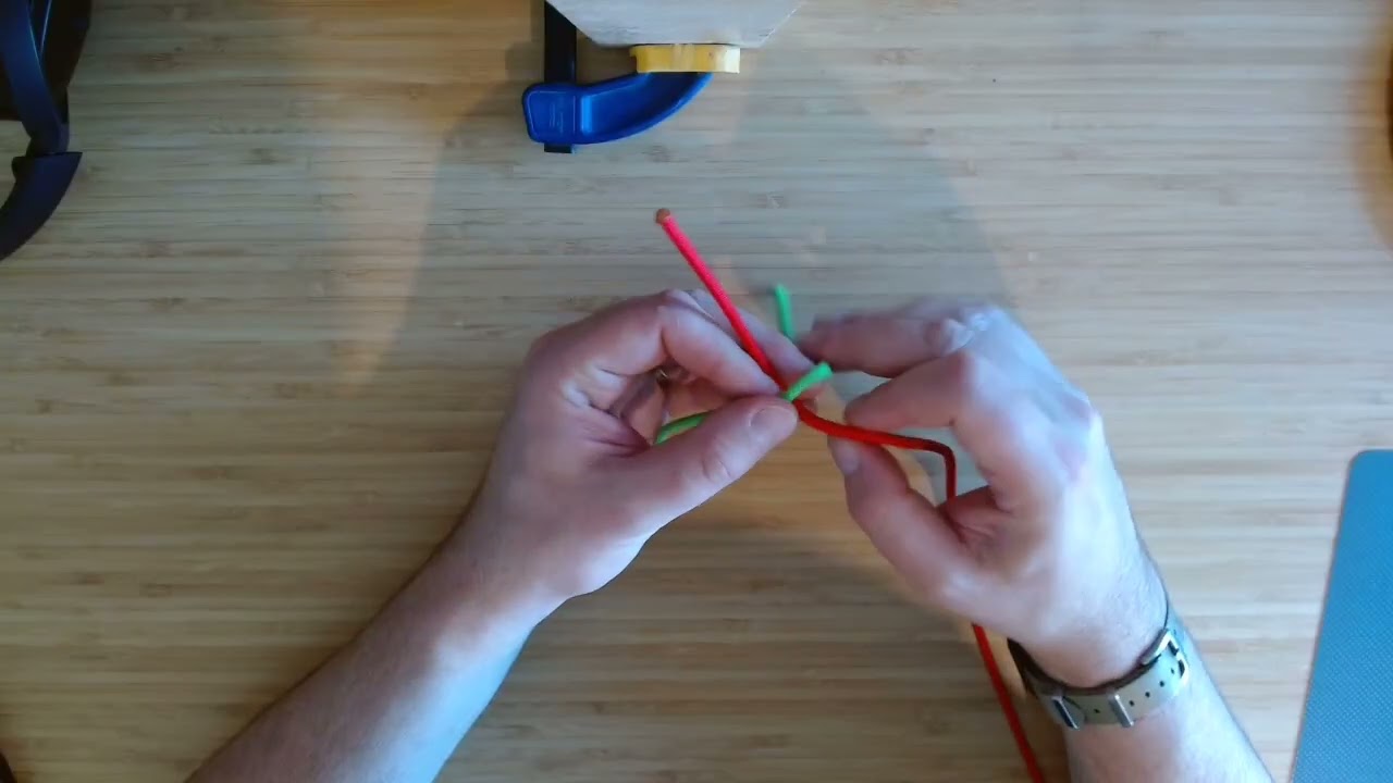 Tying a Square Knot (aka Reef Knot)