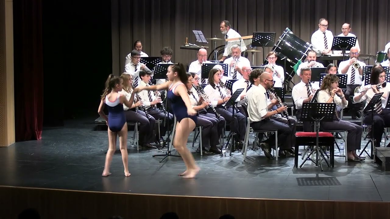 Banda Musical de Avintes (Maestro: Valdemar Sequeira) 