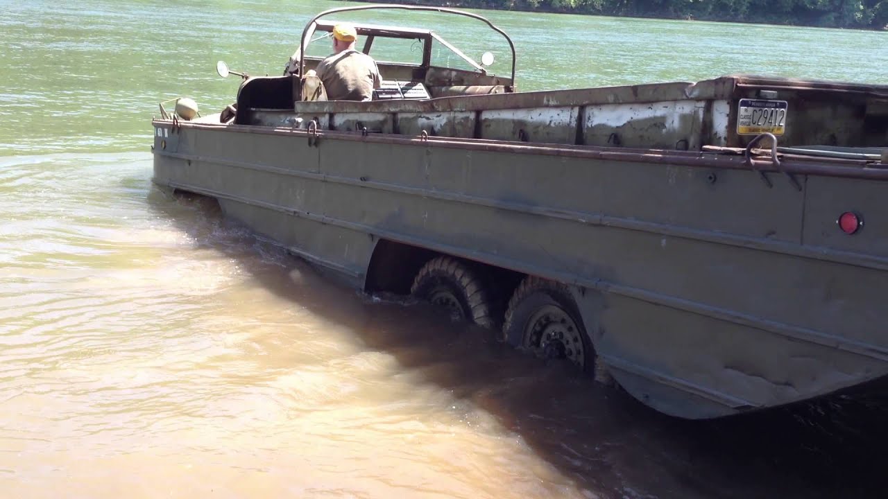 DUKW swimming part1