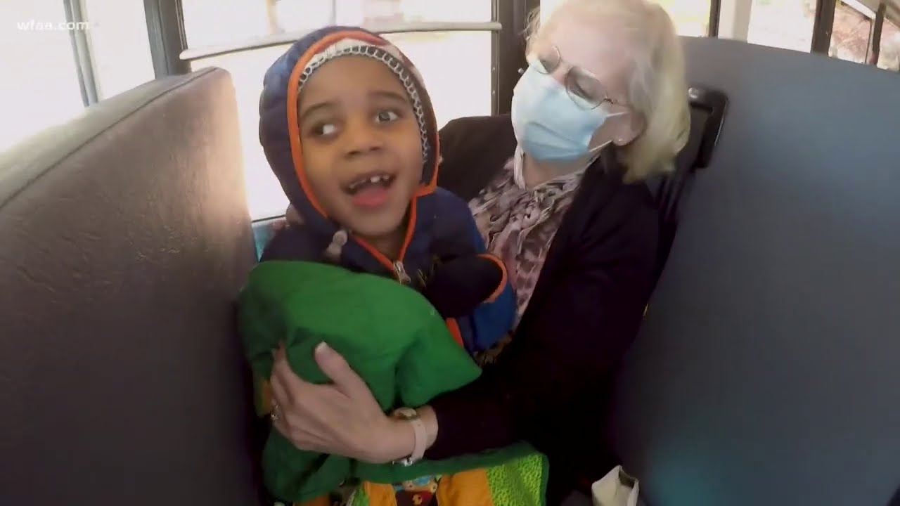 Texas bus drivers help terminally-ill boy give unforgettable gift to his parents