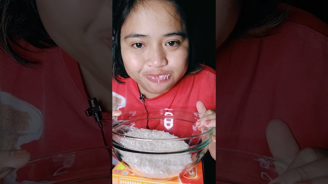 asmr beras mentah hoki di mangkok bening besar