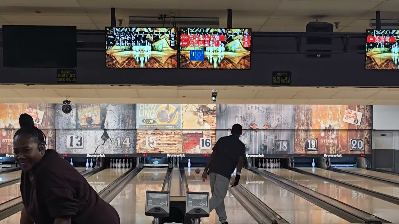B@sik Blak Bowling-Single Ball Bowling 