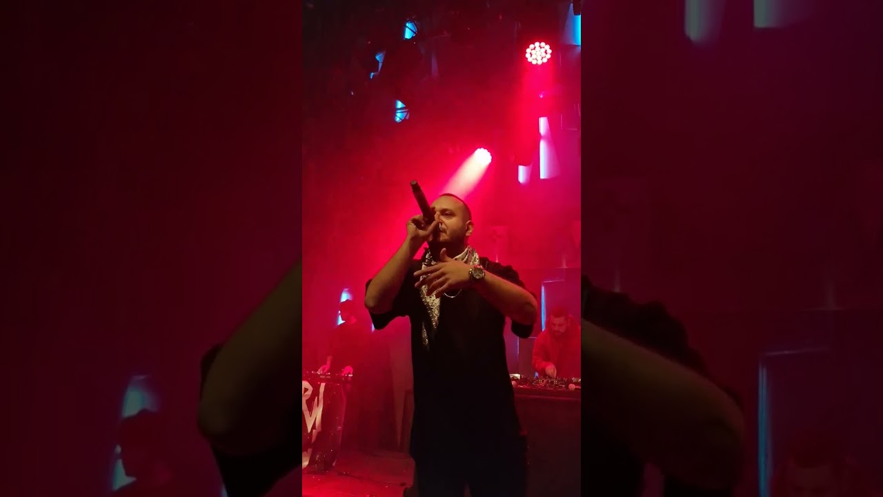 Zaman Sinekleri (ilk konser) - Tuhaf Hikaye (konser giriş)