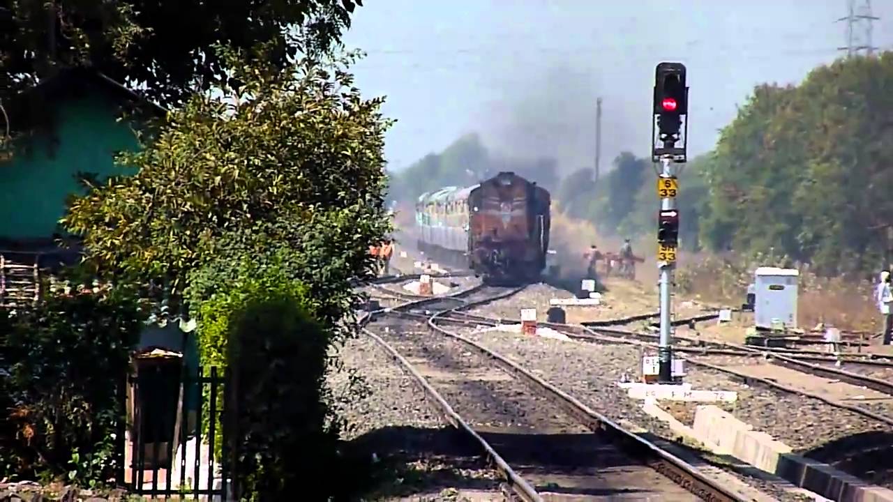 Purna-Patna Express with a honking KYN Baldie!!
