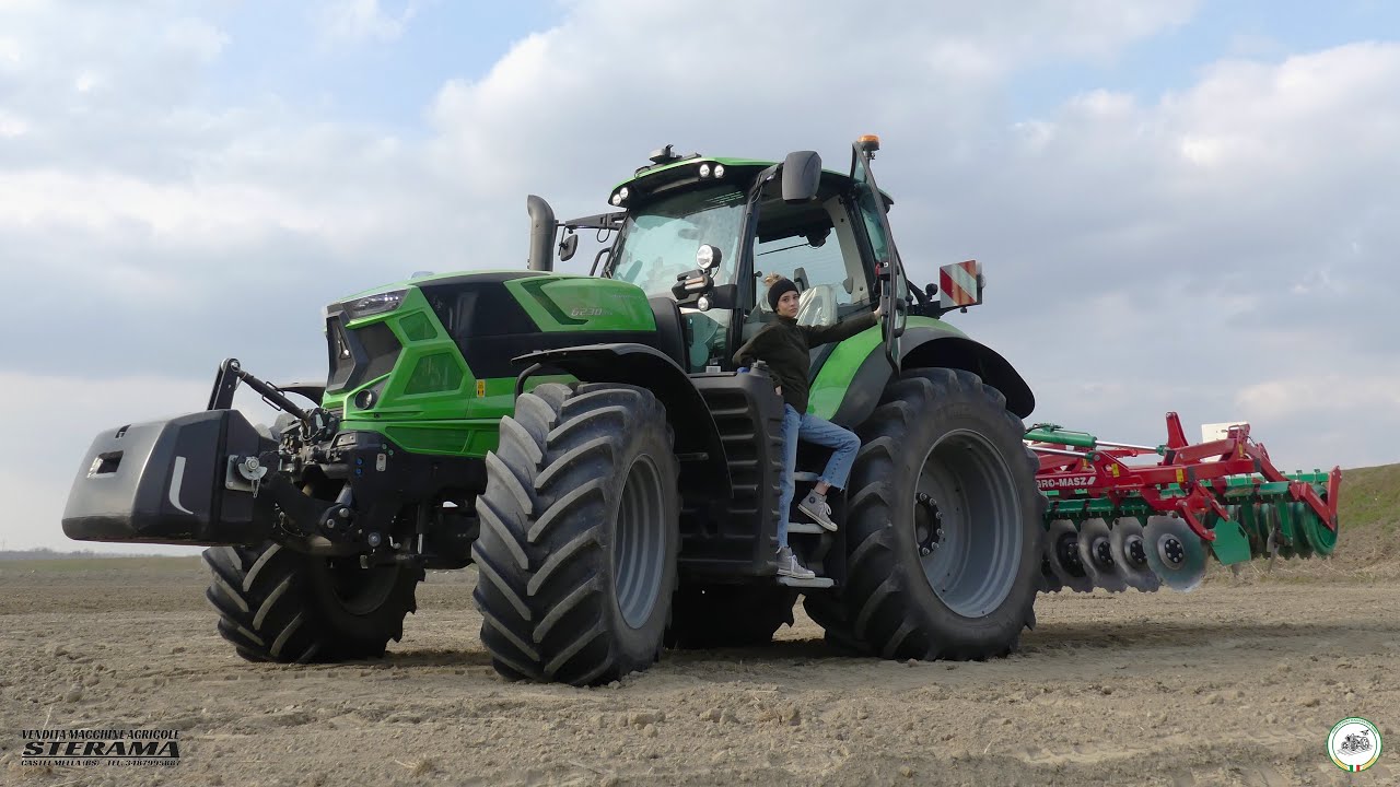 Girl on tractor / Sterama Modern Farming / Agro-Masz BTH 40 / Lacelli Farm / Deutz-Fahr 6230 TTV