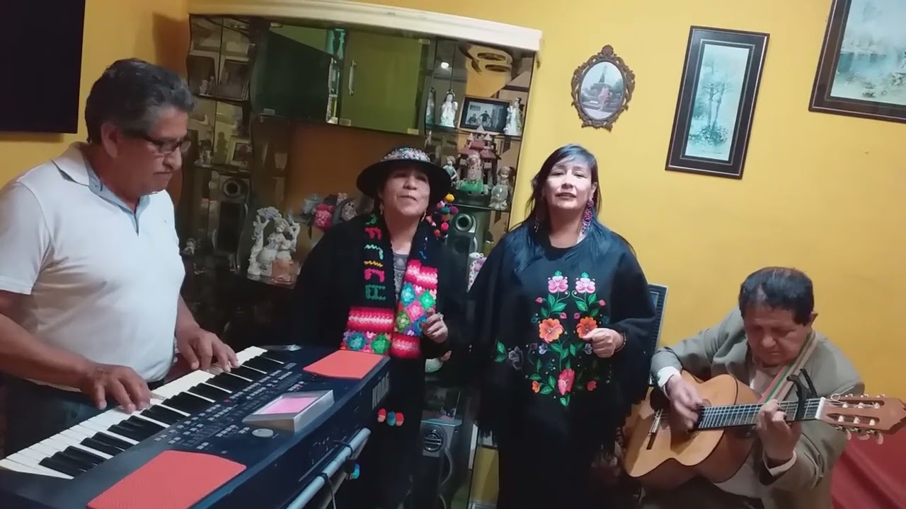 Dos cervezas Milagros Alvarado y Sonia Cervantes