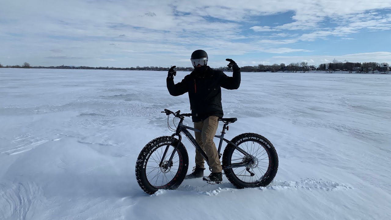Fatbike on the frozen river ❄️