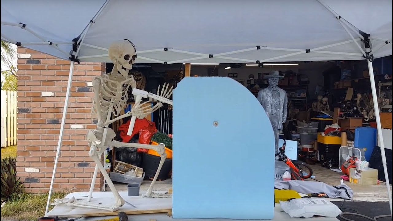Animated Tombstone Carver