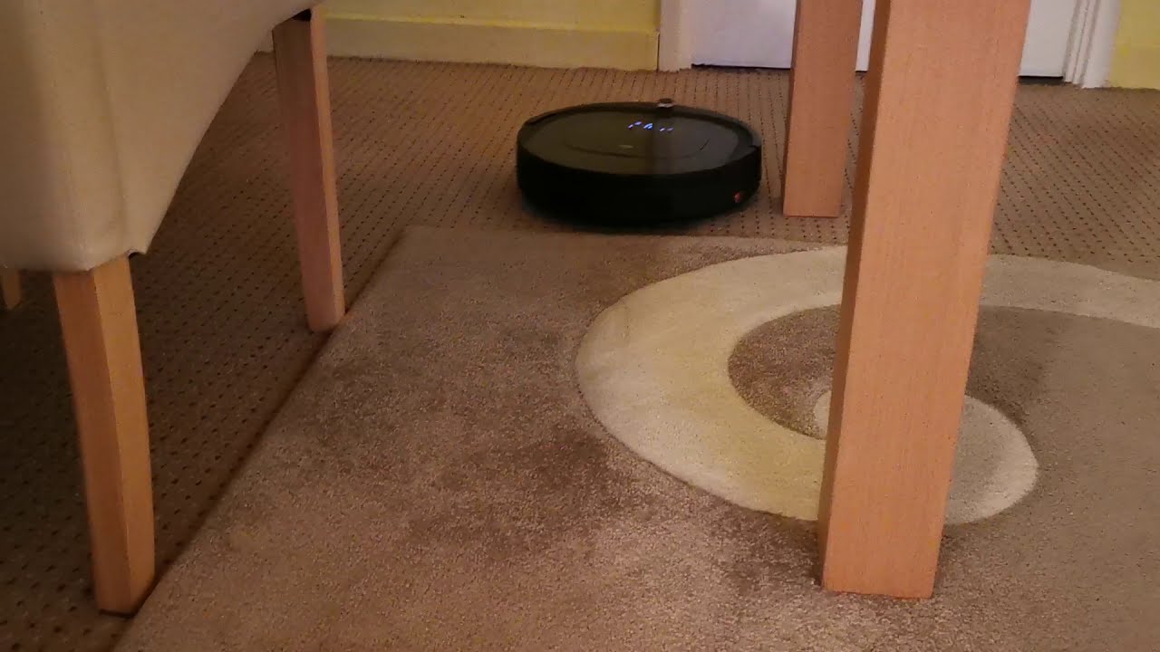 My Robot Vacuum Cleaner PRINCESS is cleaning my livingroom in UK, Part 1