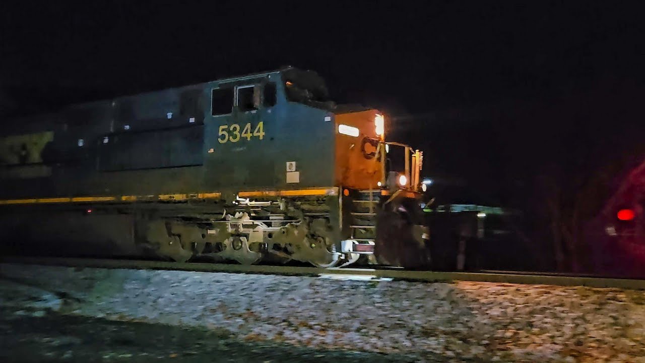 Double trail fail: SD40-2 & 397 (P5 unit) on CSX freight train