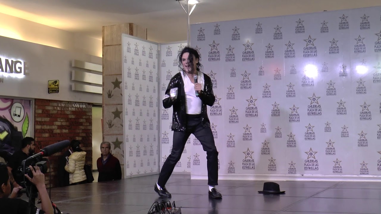 Show de Estefan Jackson en Galerías, Plaza de las Estrellas (2/4)