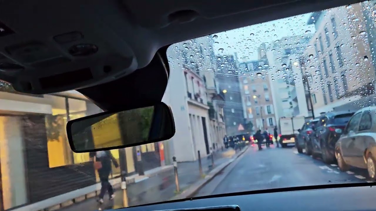 Morgenfahrt durch Paris (15. Arrondissement) – Nasse Straßen & Stadtalltag