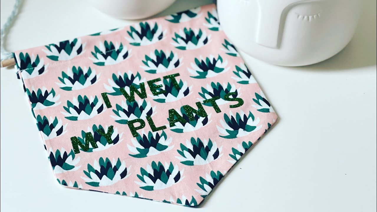 Sew a fabric hanging flag/pennant